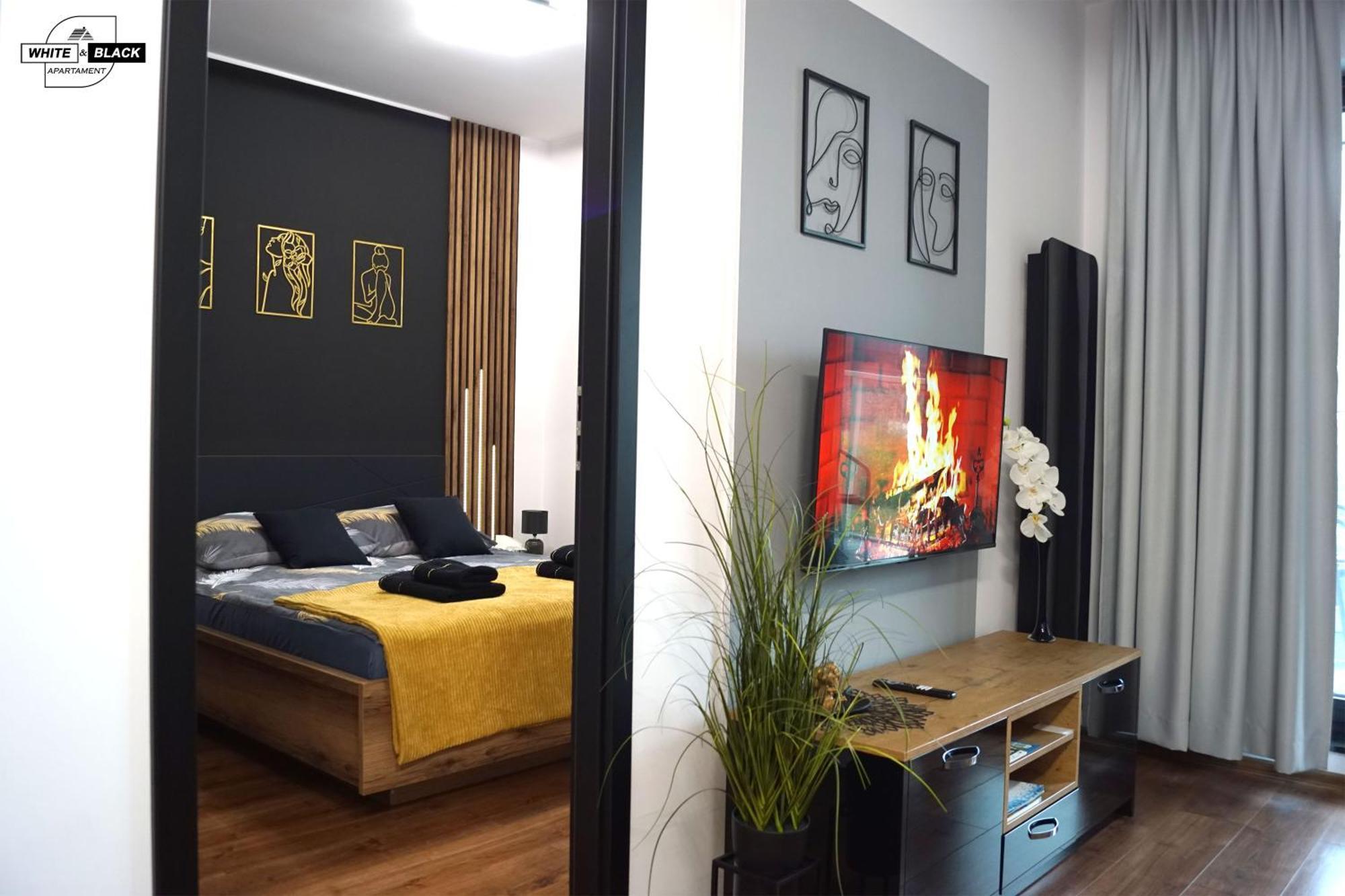 White & Black Apartment
